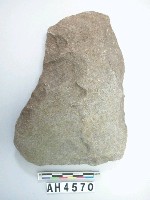 藏品(大型有腰斜刃打製石斧)的圖片